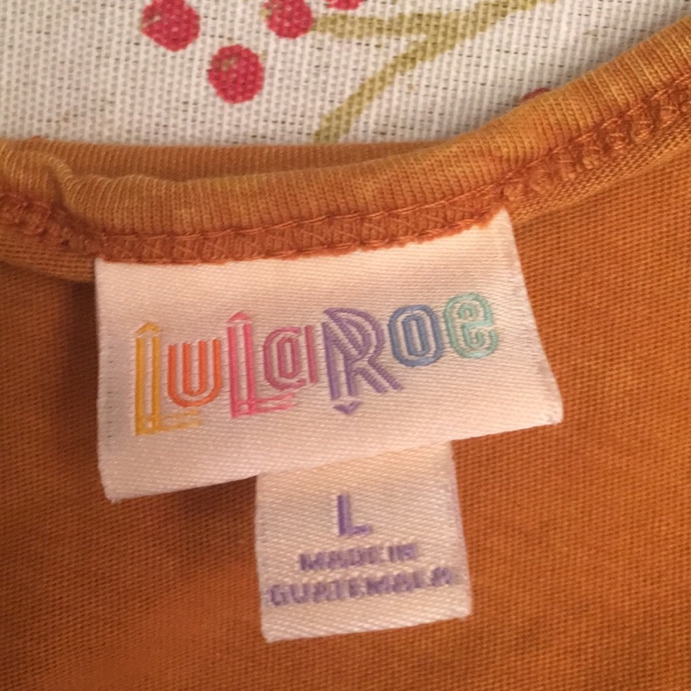 Lularoe tees